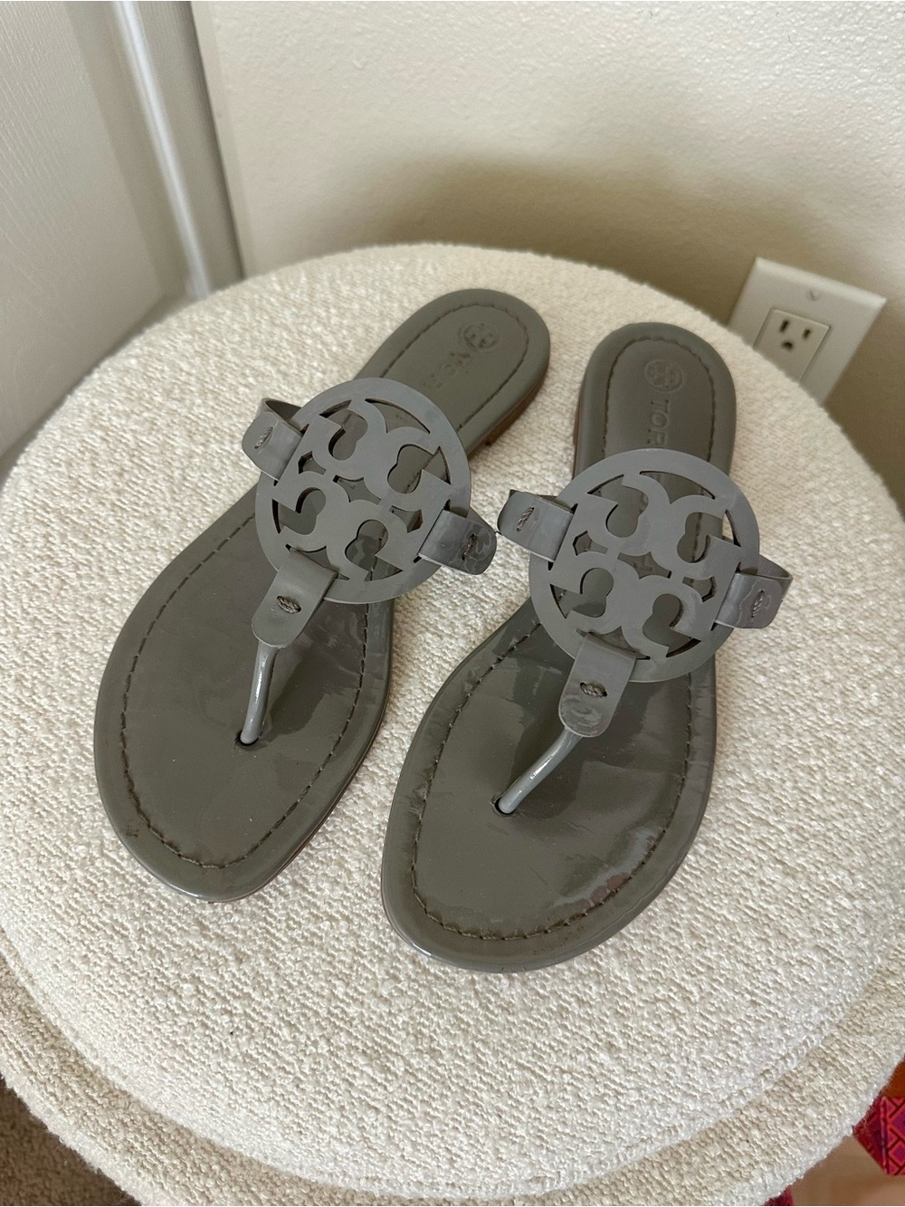 Tory Burch Miller Patent Leather Sandals Malta Gray Size 8